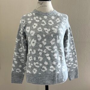 Old Navy Leopard-Print Crew Neck Sweater Size S